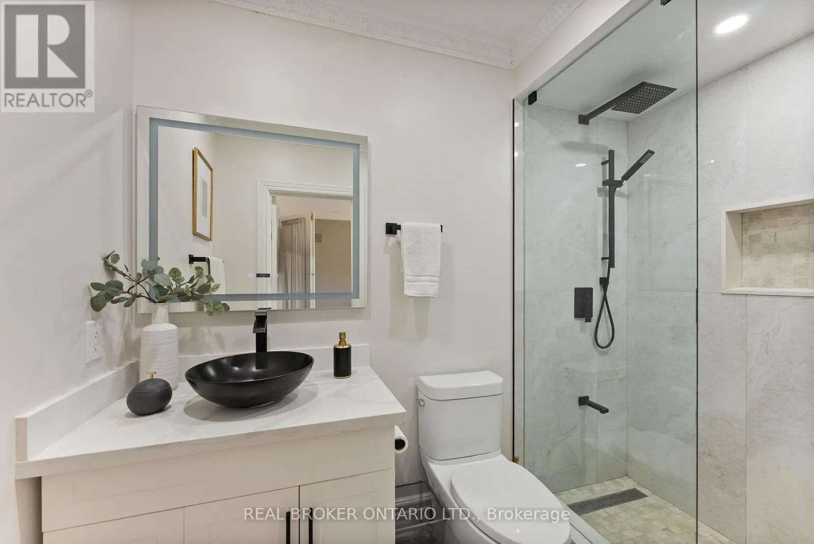10 OAKVIEW PLACE