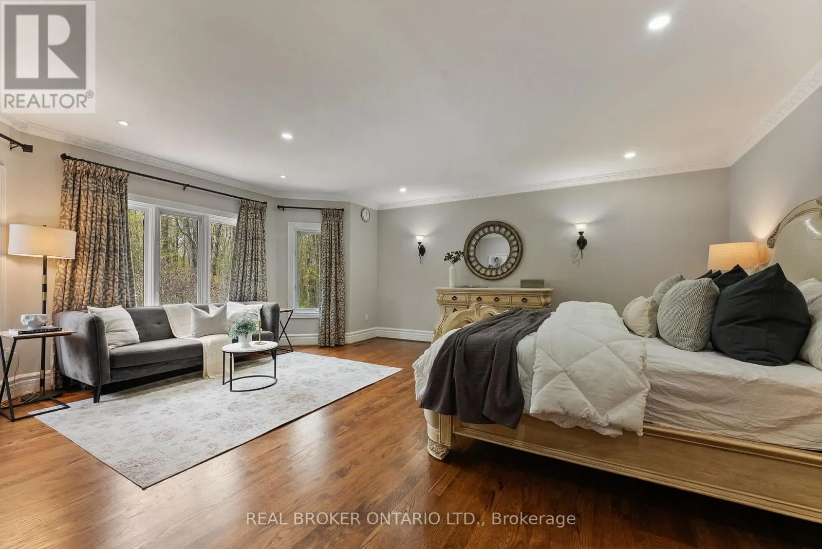 10 OAKVIEW PLACE