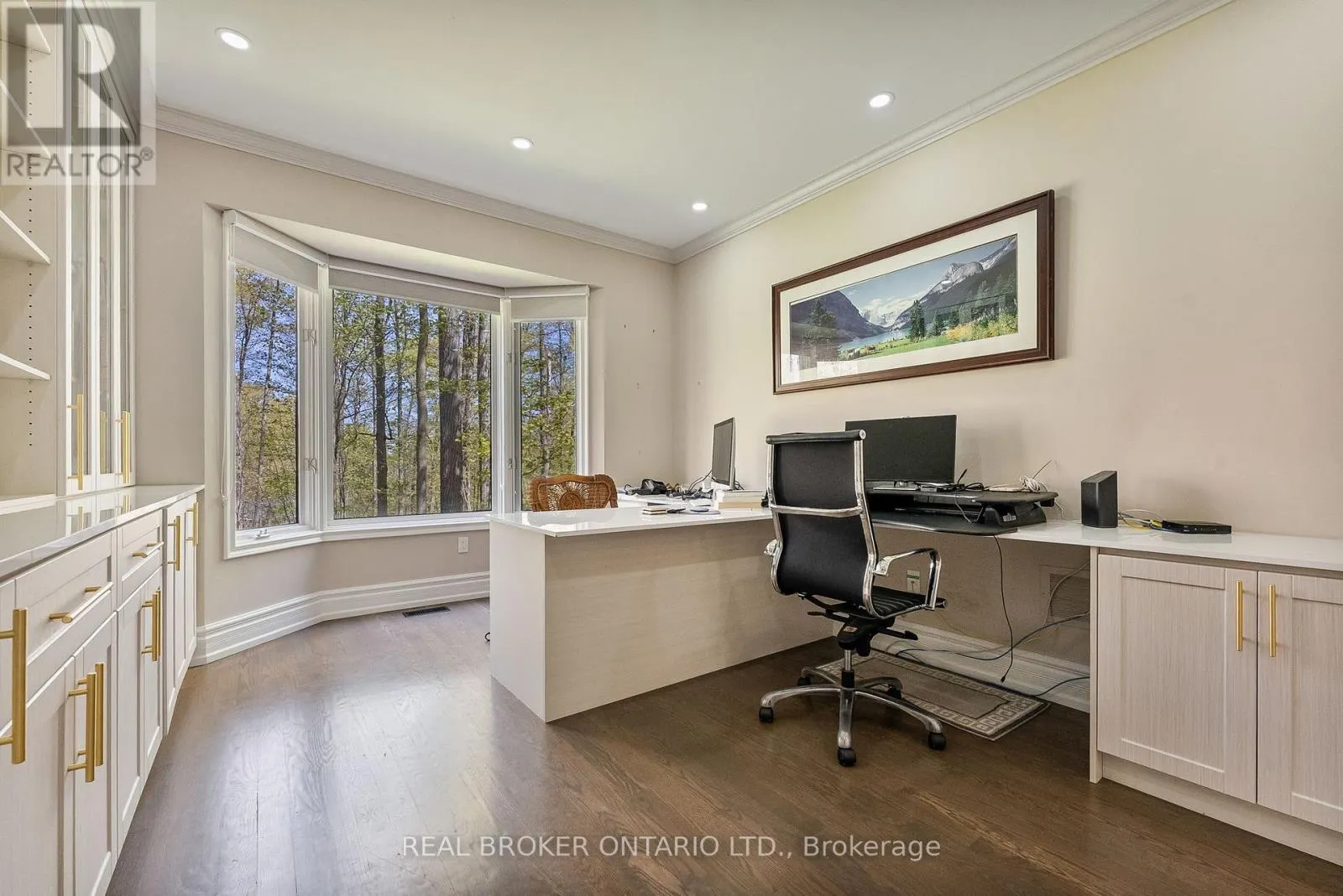 10 OAKVIEW PLACE