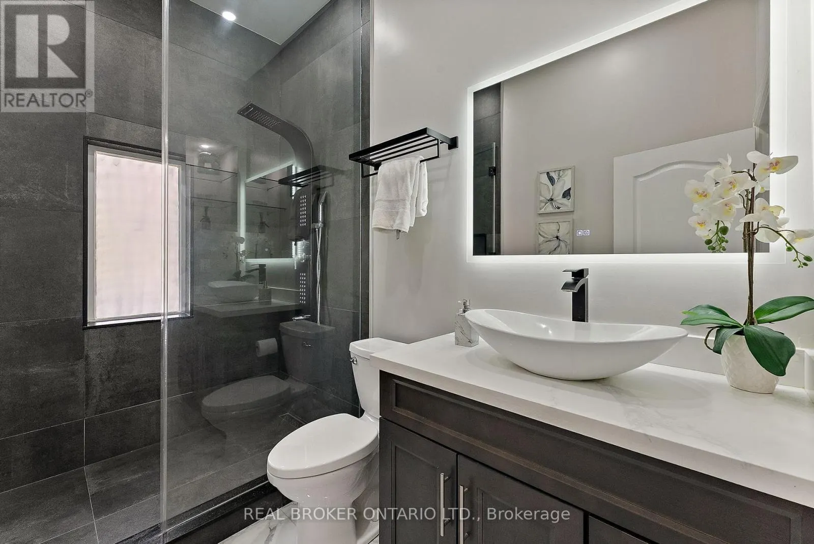 10 OAKVIEW PLACE