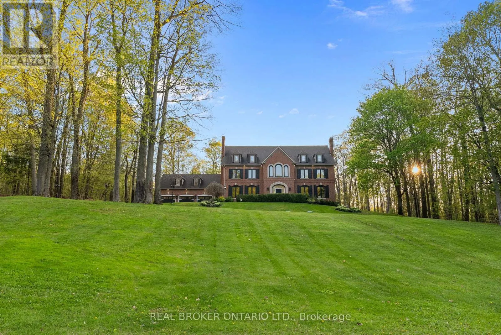 10 OAKVIEW PLACE