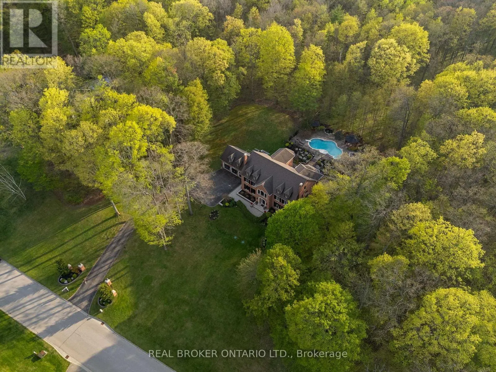 10 OAKVIEW PLACE