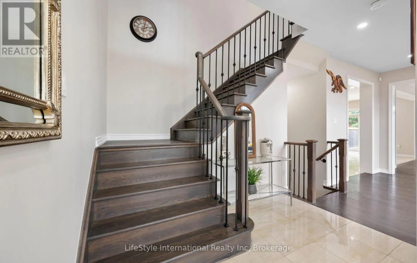 48 HAWKE CRESCENT