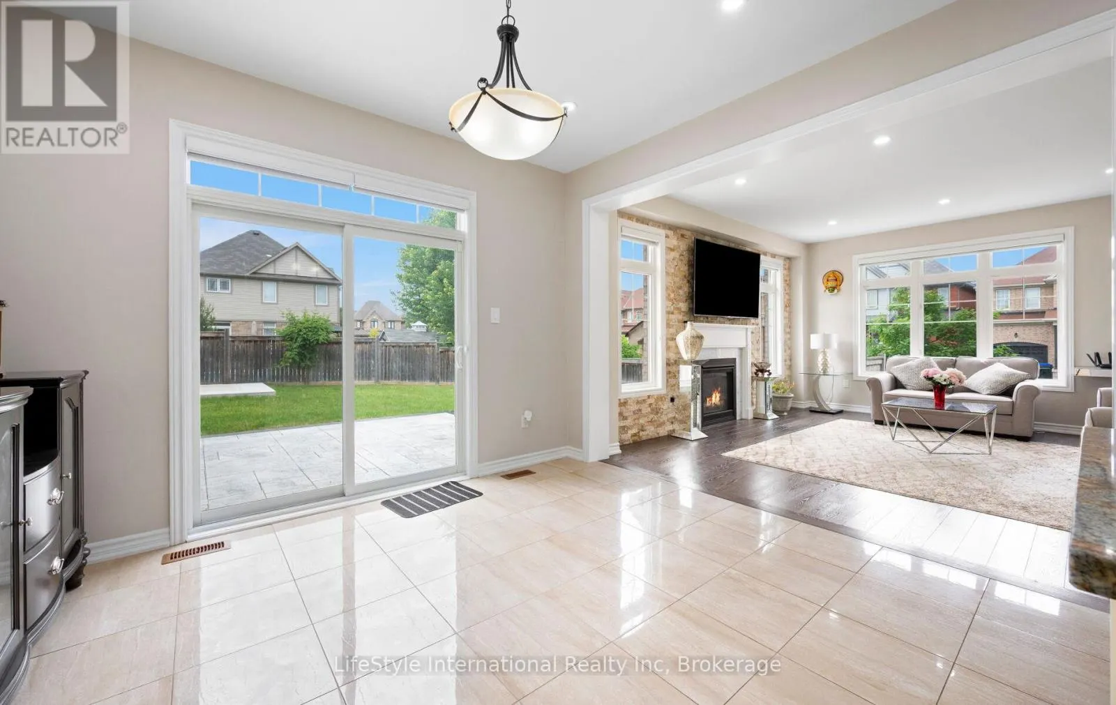 48 HAWKE CRESCENT