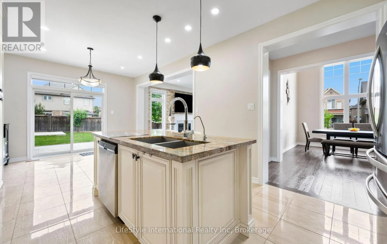 48 HAWKE CRESCENT