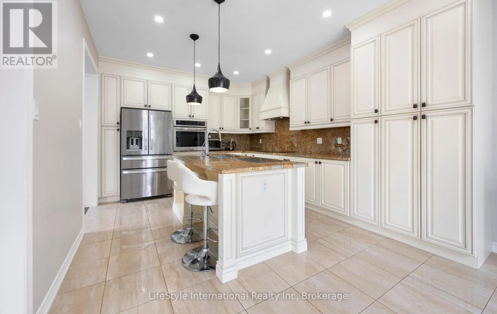 48 HAWKE CRESCENT