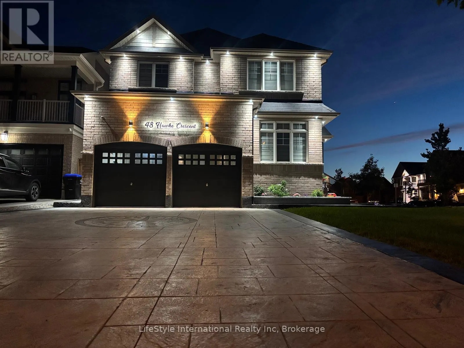 48 HAWKE CRESCENT