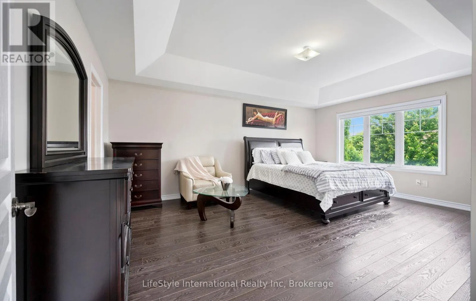 48 HAWKE CRESCENT