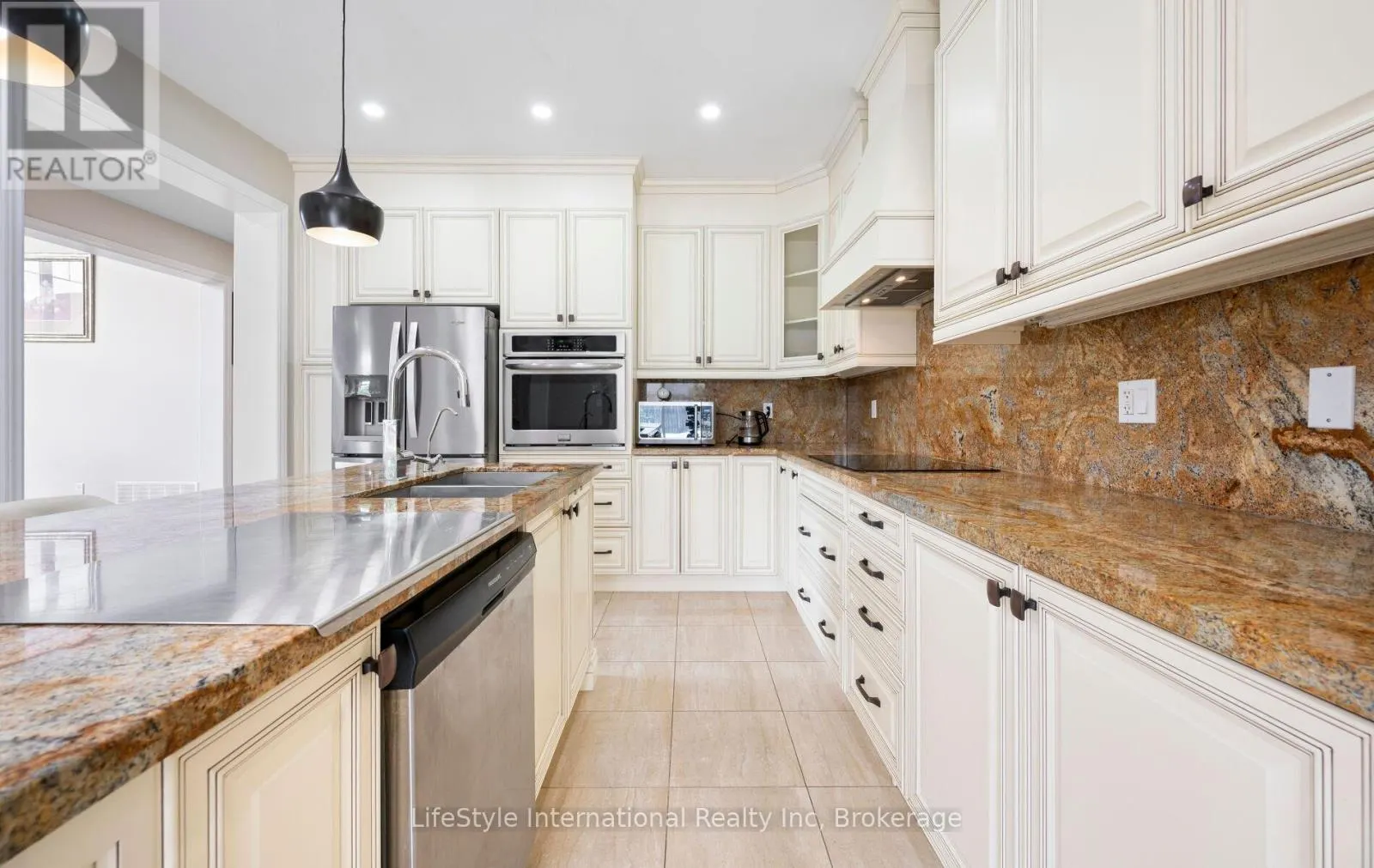 48 HAWKE CRESCENT