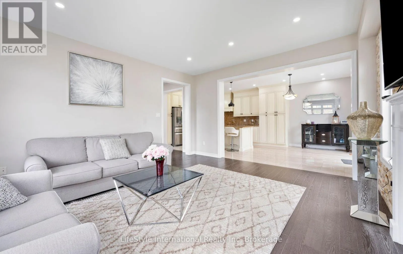 48 HAWKE CRESCENT