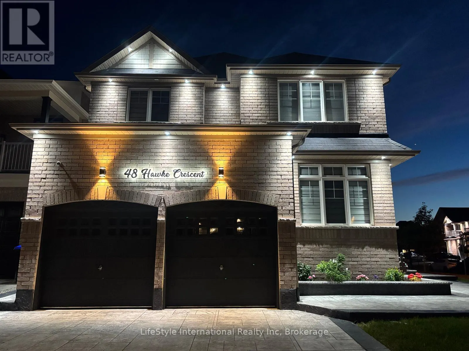 48 HAWKE CRESCENT