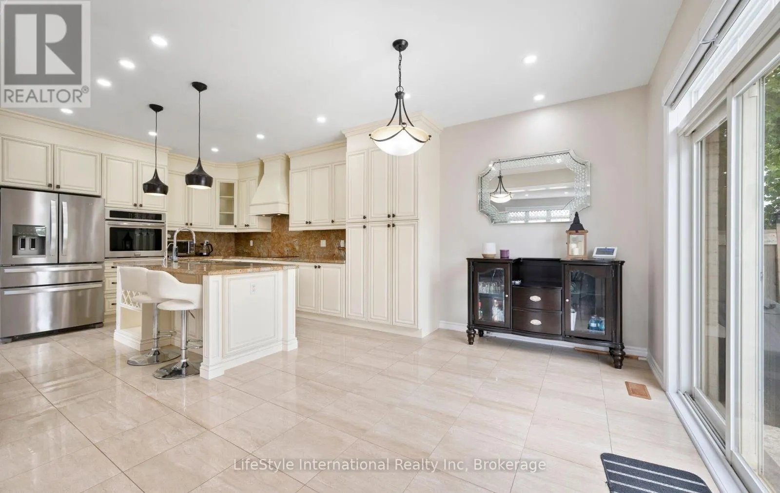 48 HAWKE CRESCENT