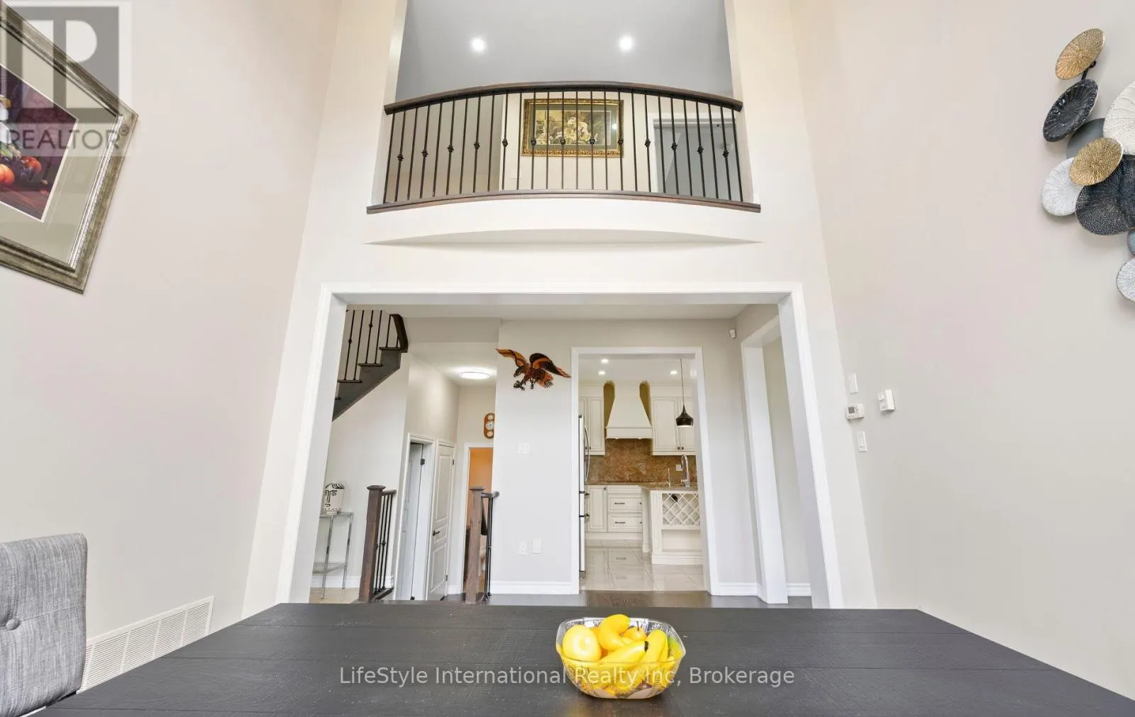 48 HAWKE CRESCENT