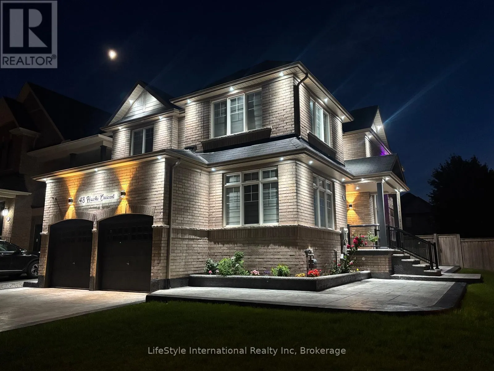 48 HAWKE CRESCENT