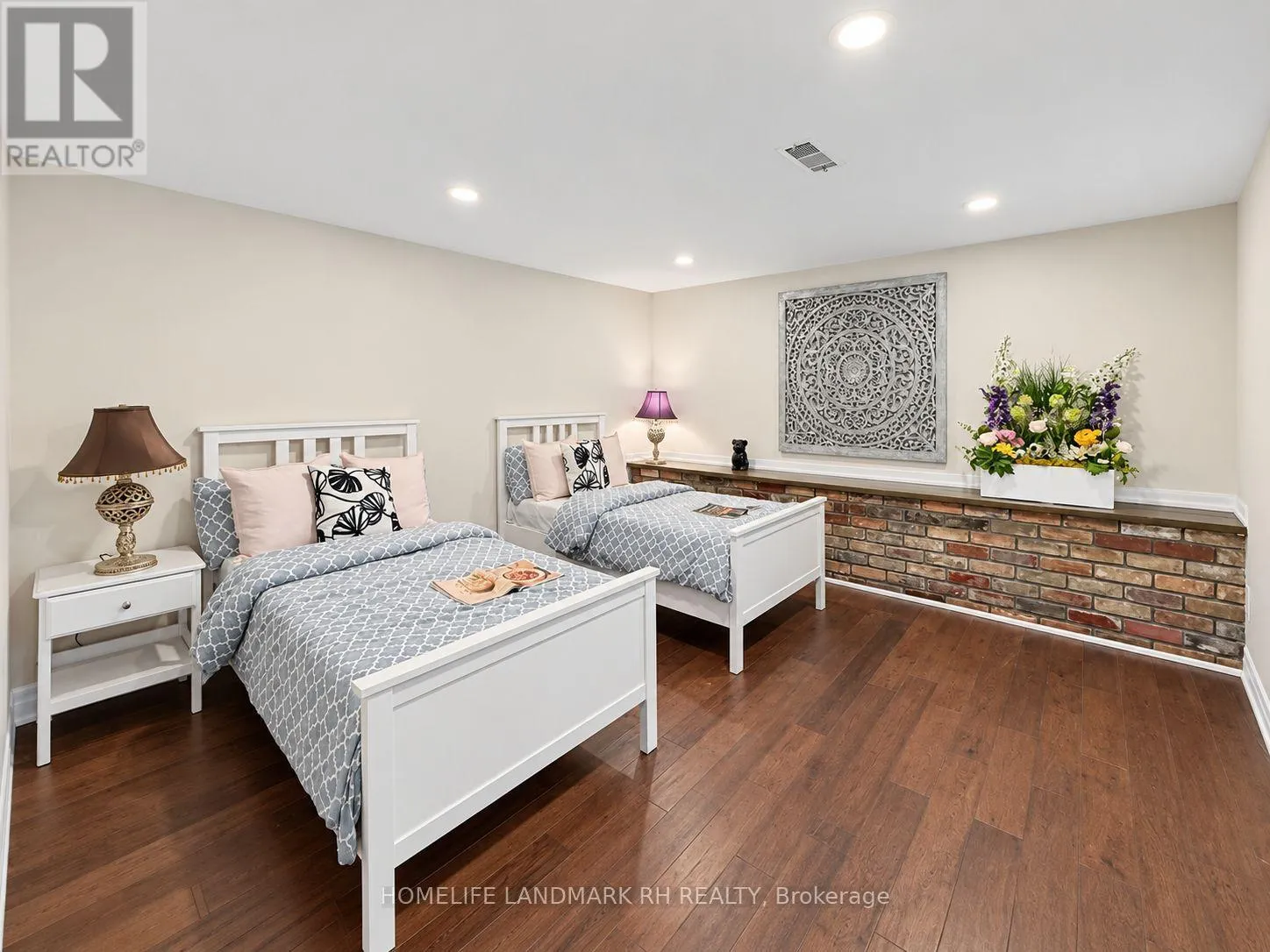 91 RIVEREDGE DRIVE