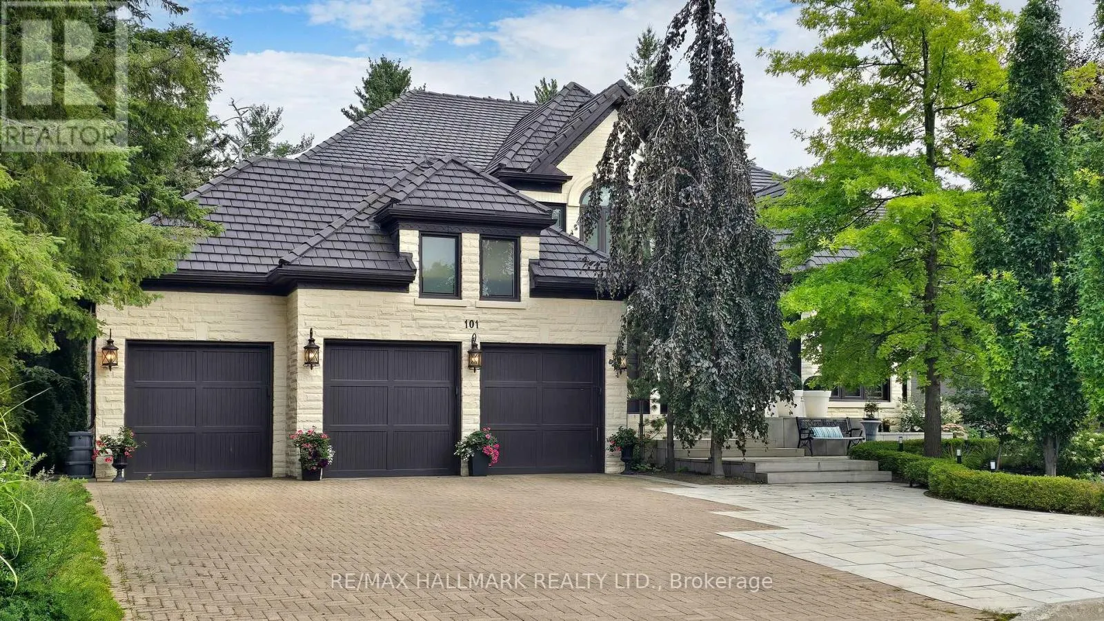 101 LONGVIEW CRESCENT