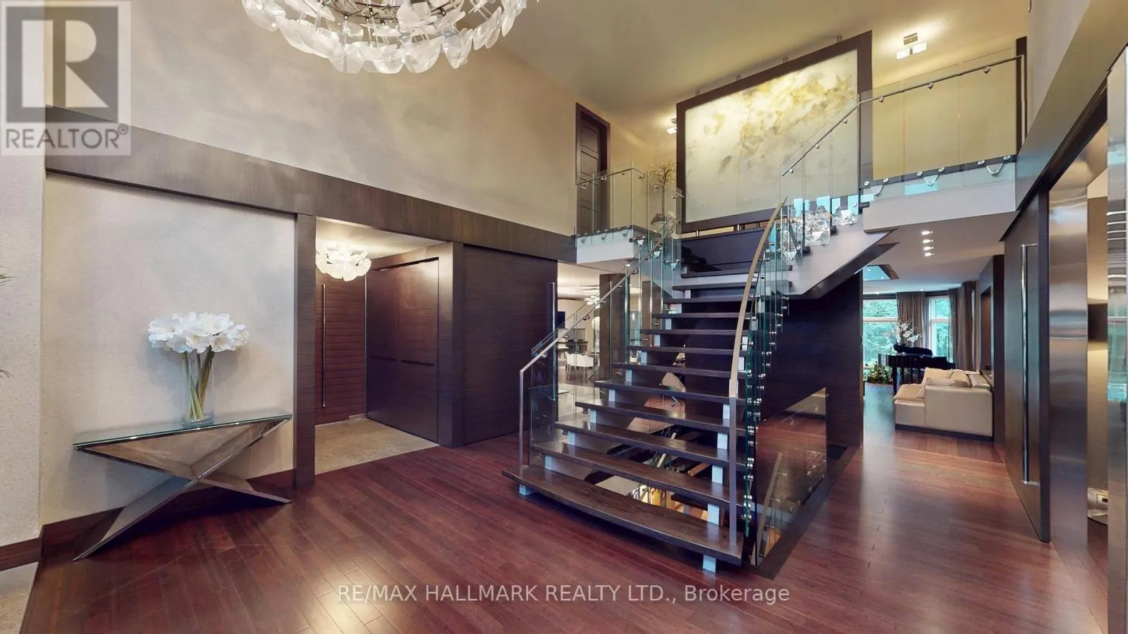 101 LONGVIEW CRESCENT