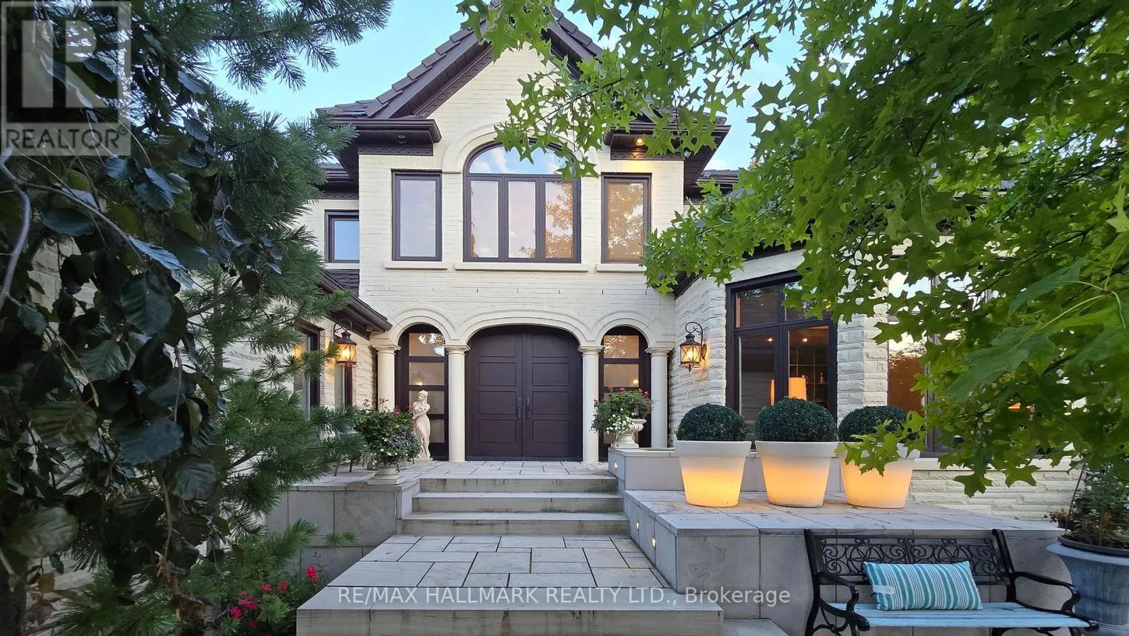 101 LONGVIEW CRESCENT
