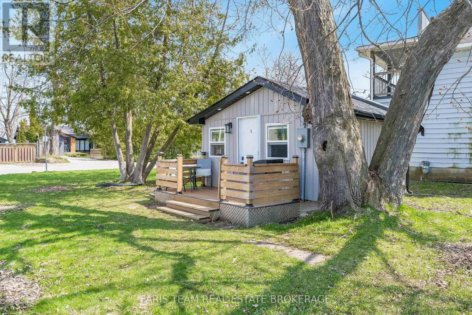 687 INNISFIL BEACH ROAD