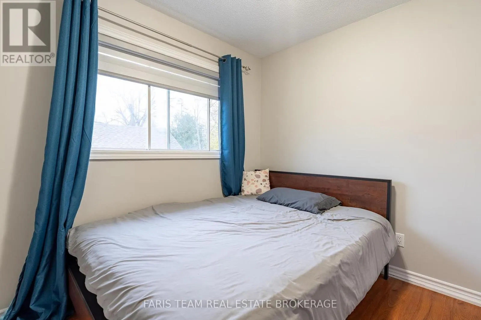 687 INNISFIL BEACH ROAD