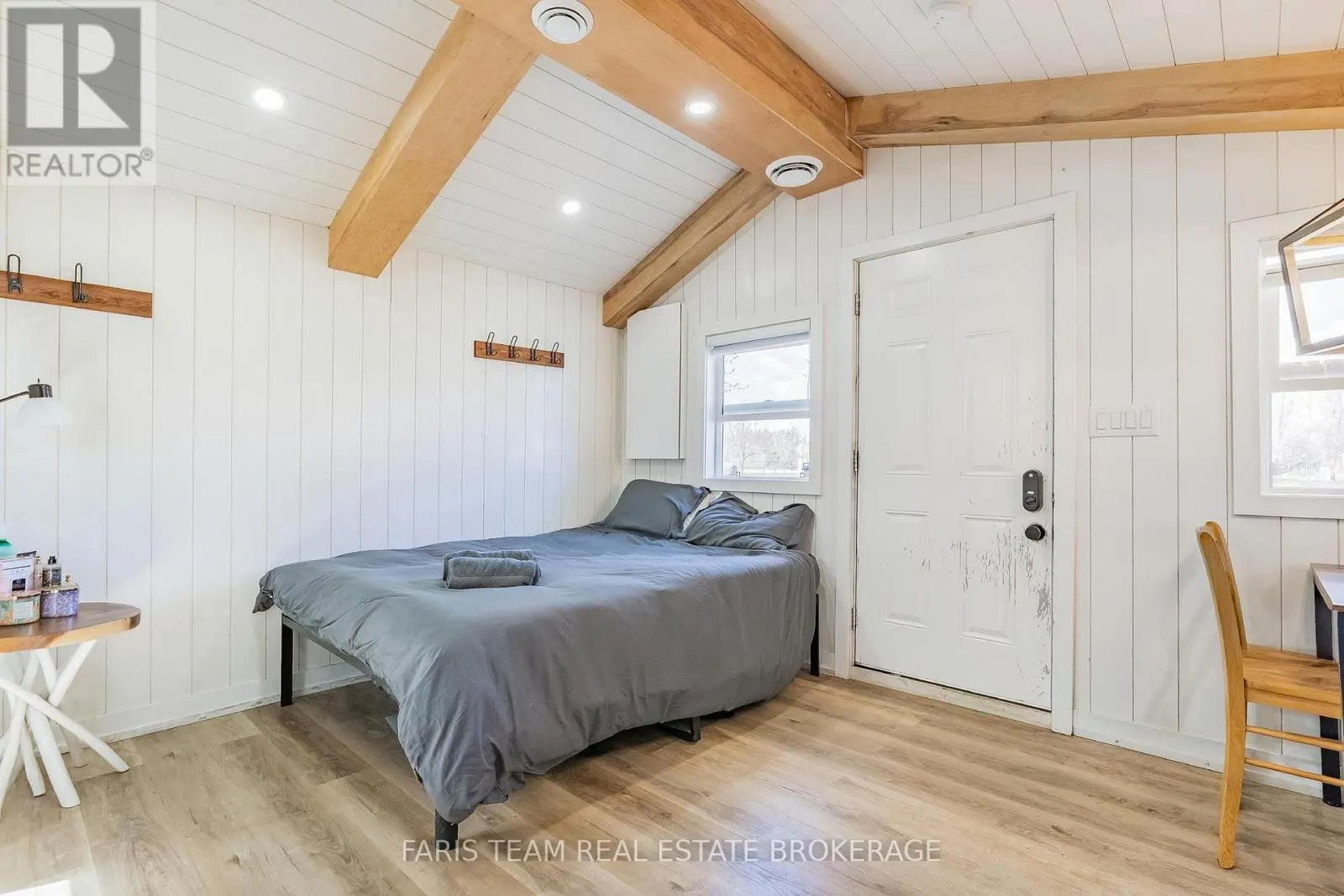 687 INNISFIL BEACH ROAD