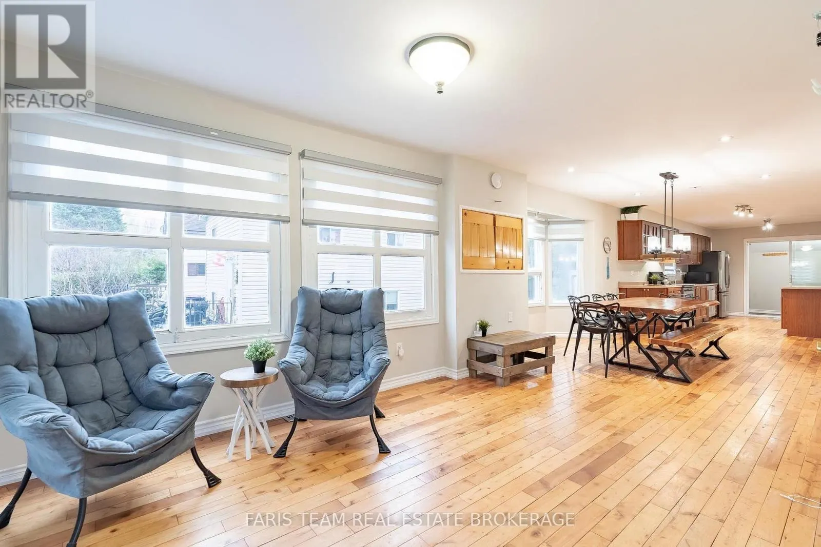 687 INNISFIL BEACH ROAD
