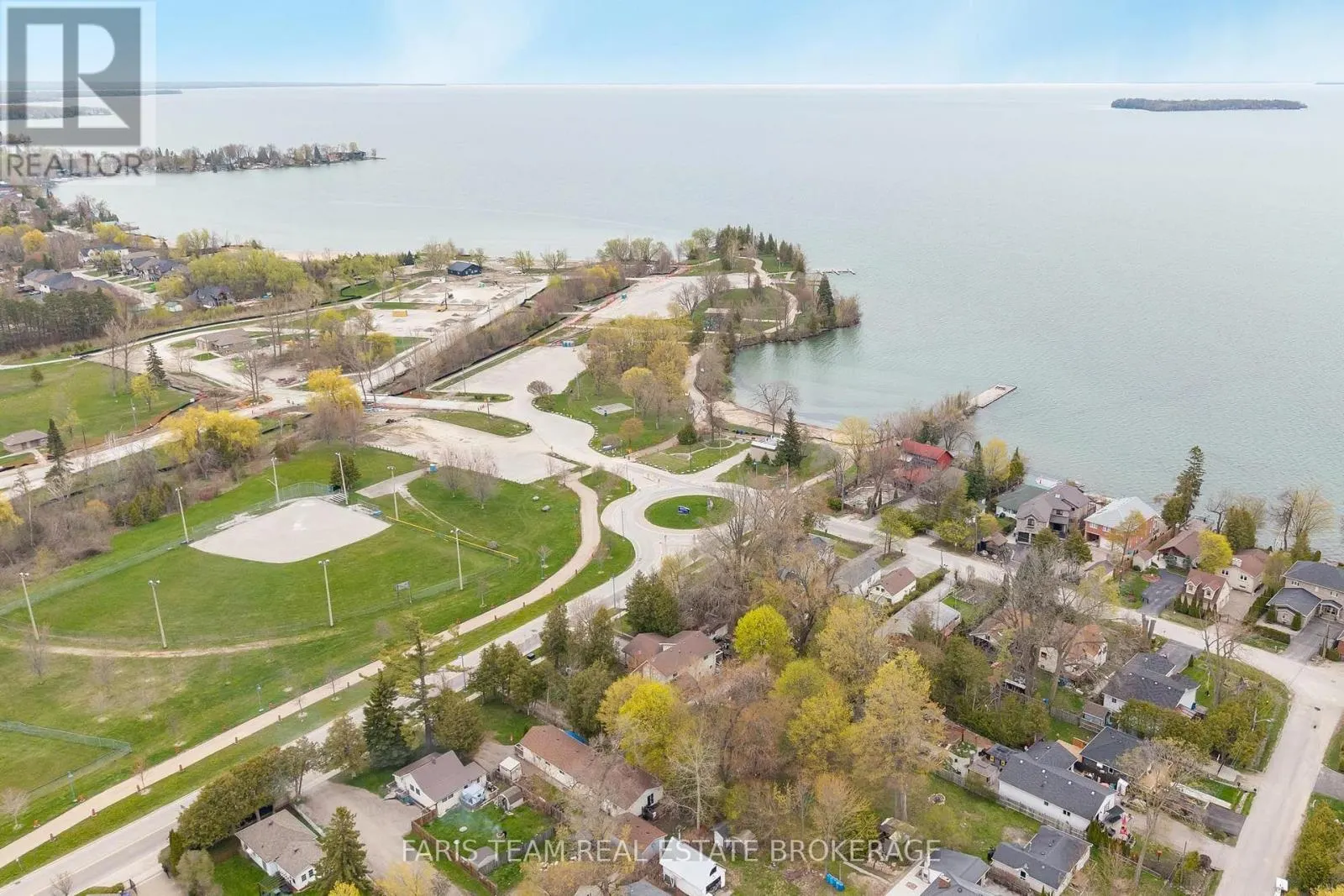 687 INNISFIL BEACH ROAD