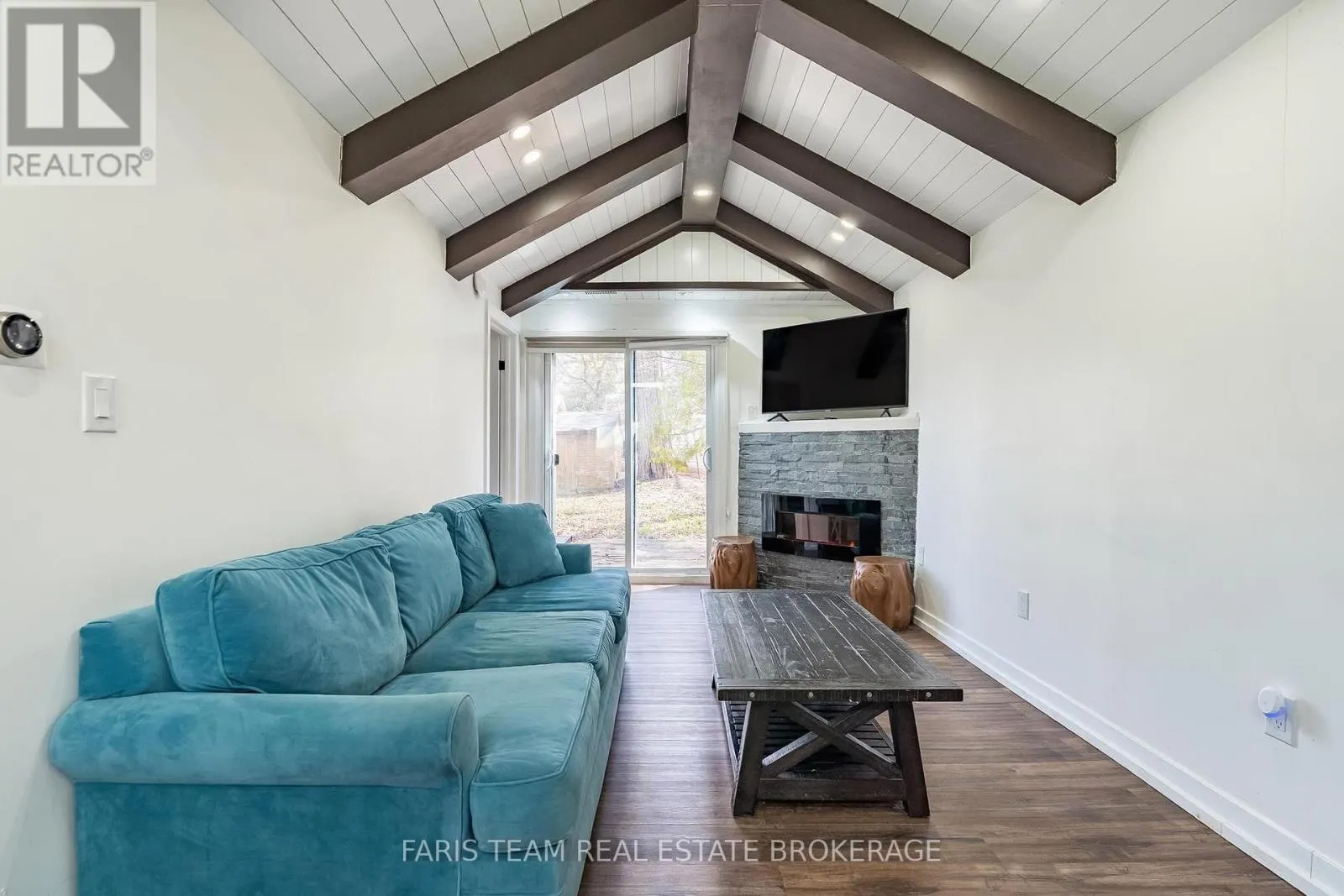 687 INNISFIL BEACH ROAD