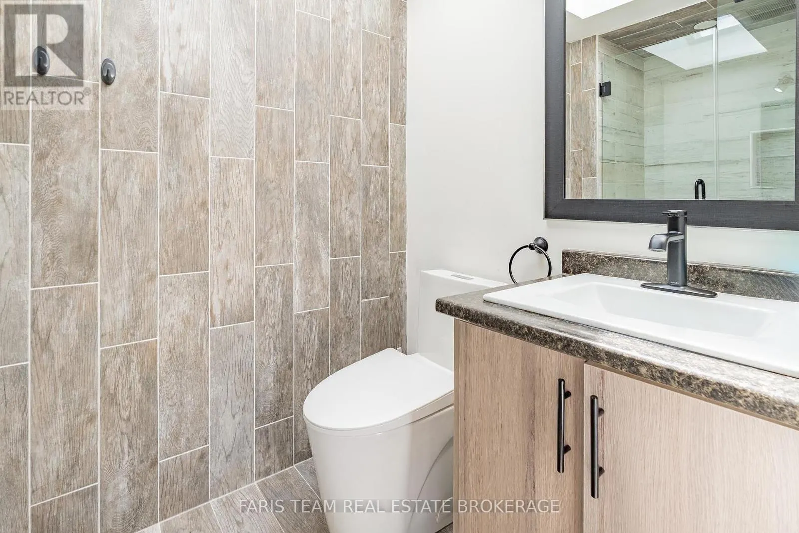 687 INNISFIL BEACH ROAD