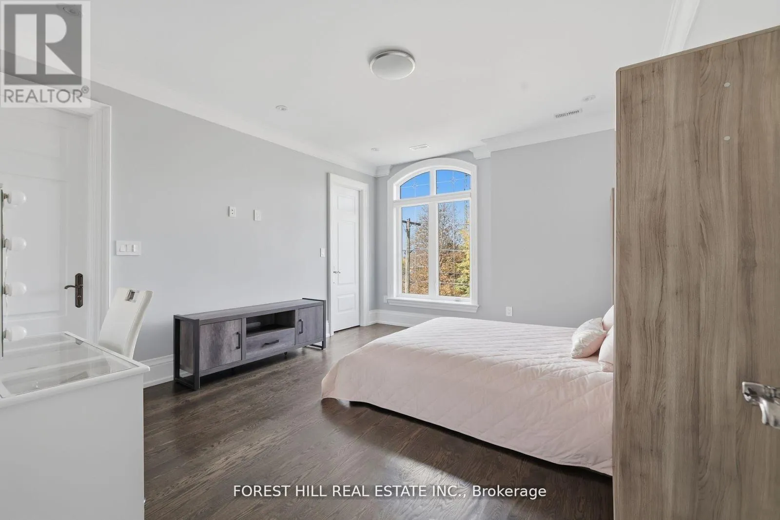 39 PATRICIA DRIVE E