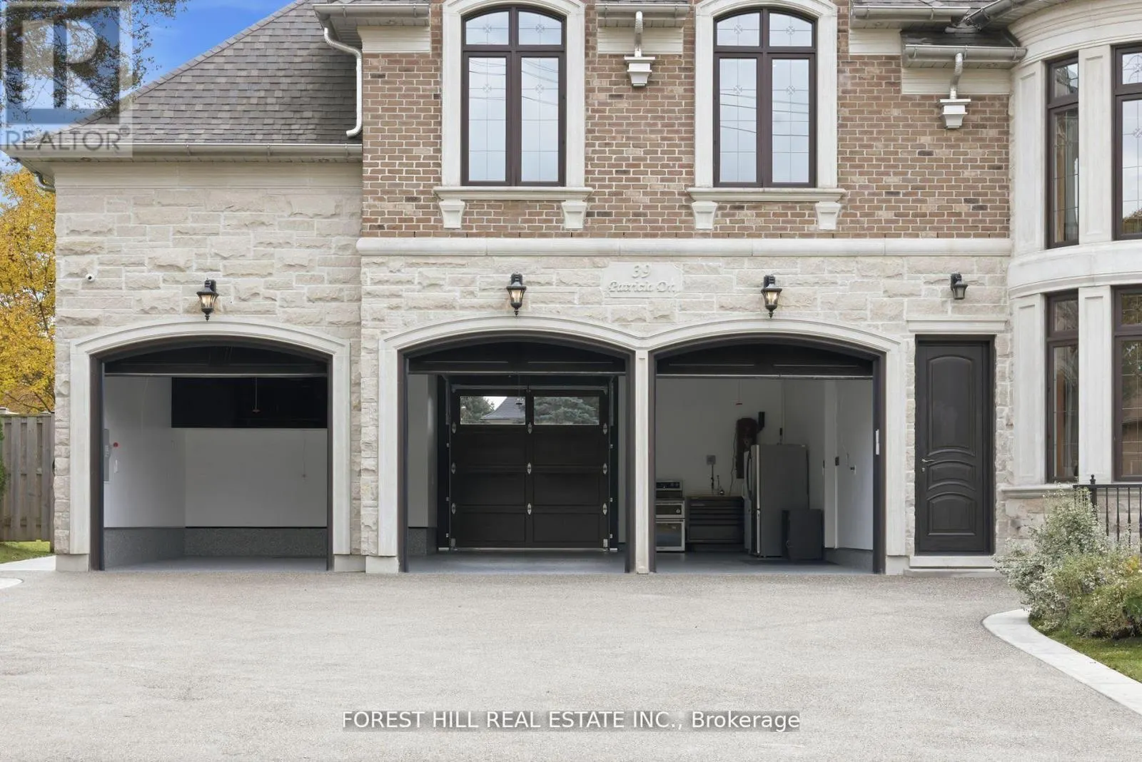 39 PATRICIA DRIVE E