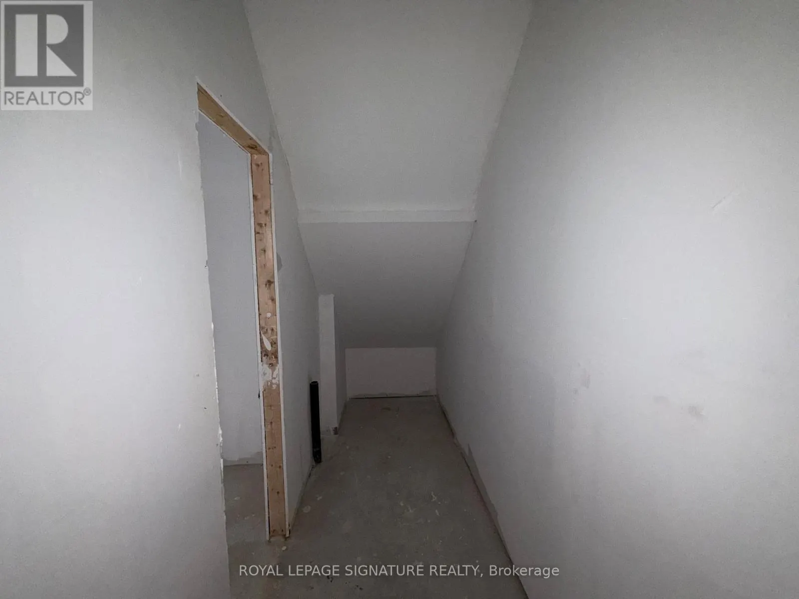3 - 220 DISSETTE STREET