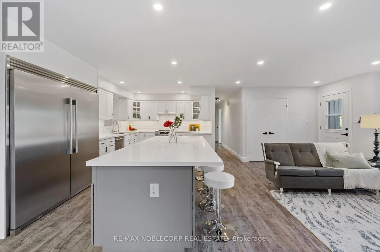 3914 ROSEMARY LANE