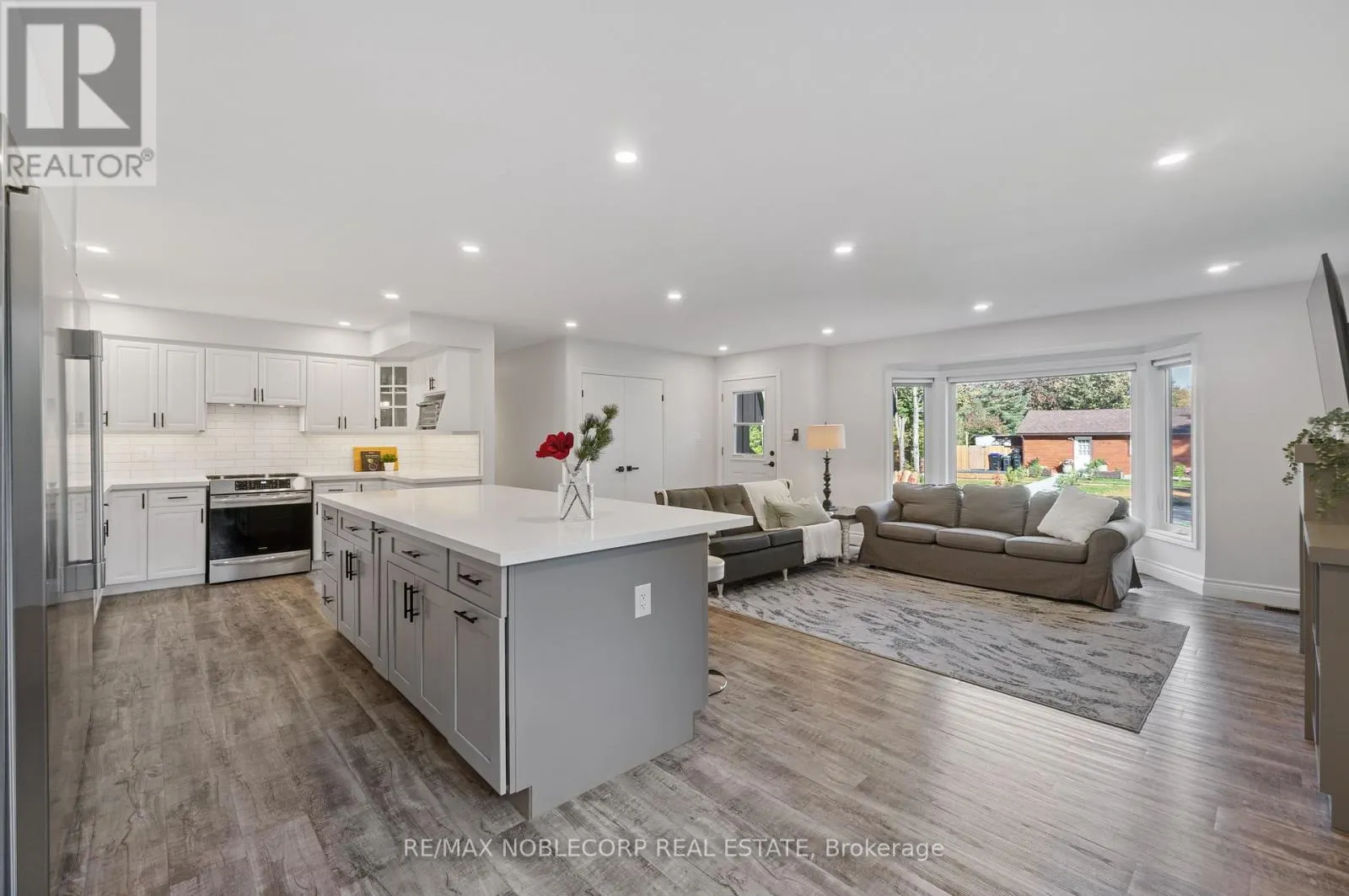 3914 ROSEMARY LANE