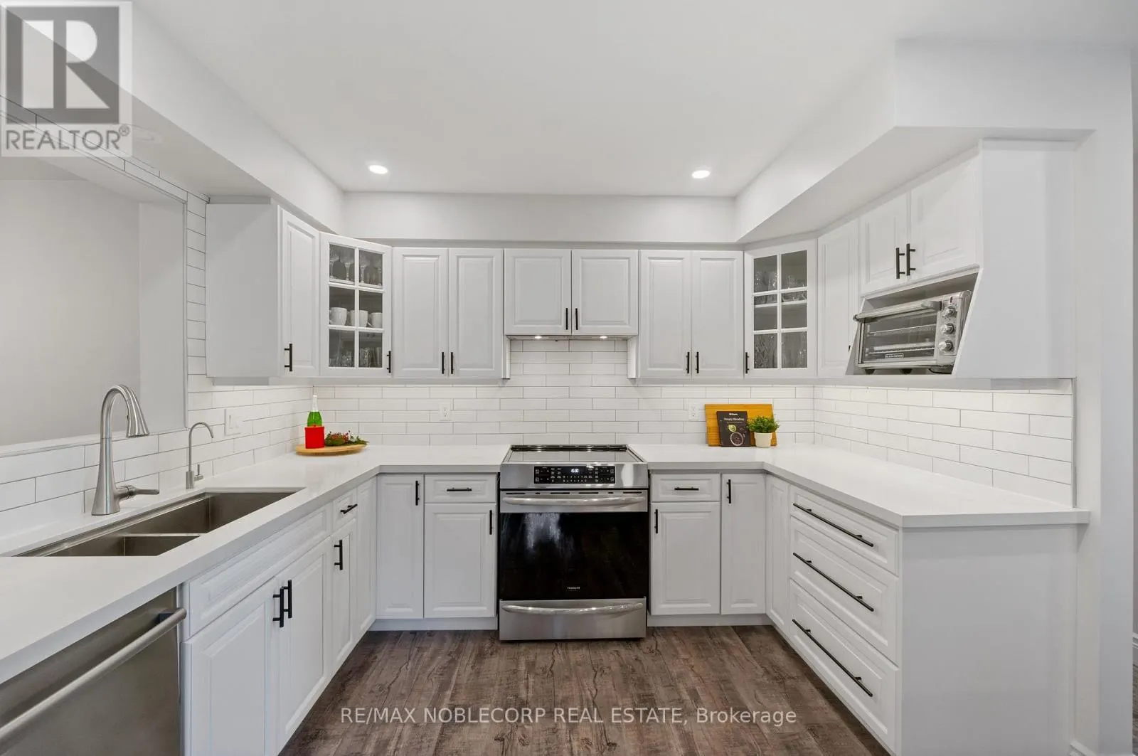 3914 ROSEMARY LANE