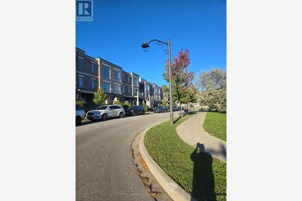 1110 - 65 LINDCREST MANOR
