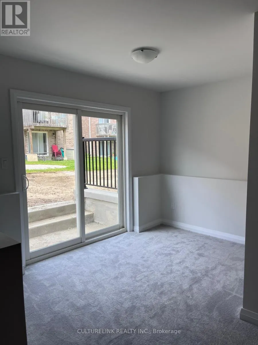 1426 STOVELL CRESCENT