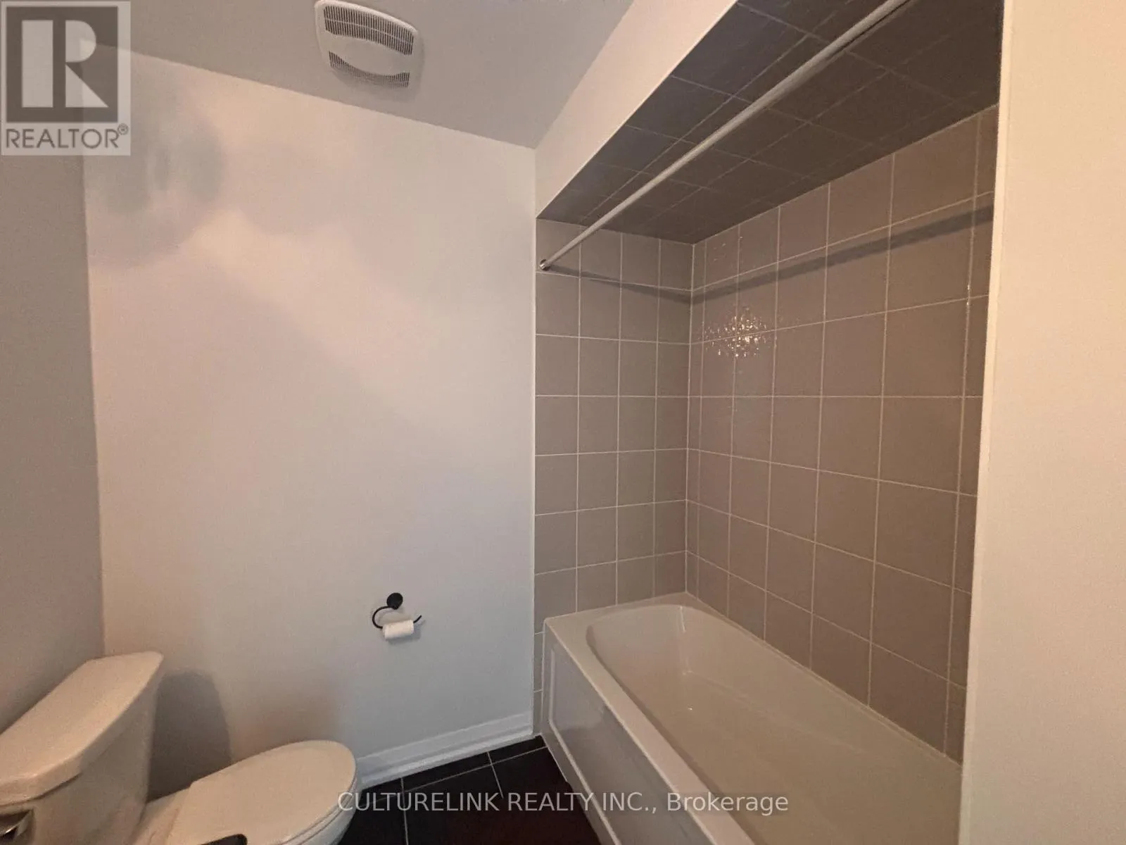 1426 STOVELL CRESCENT