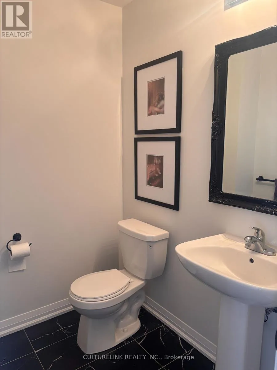 1426 STOVELL CRESCENT