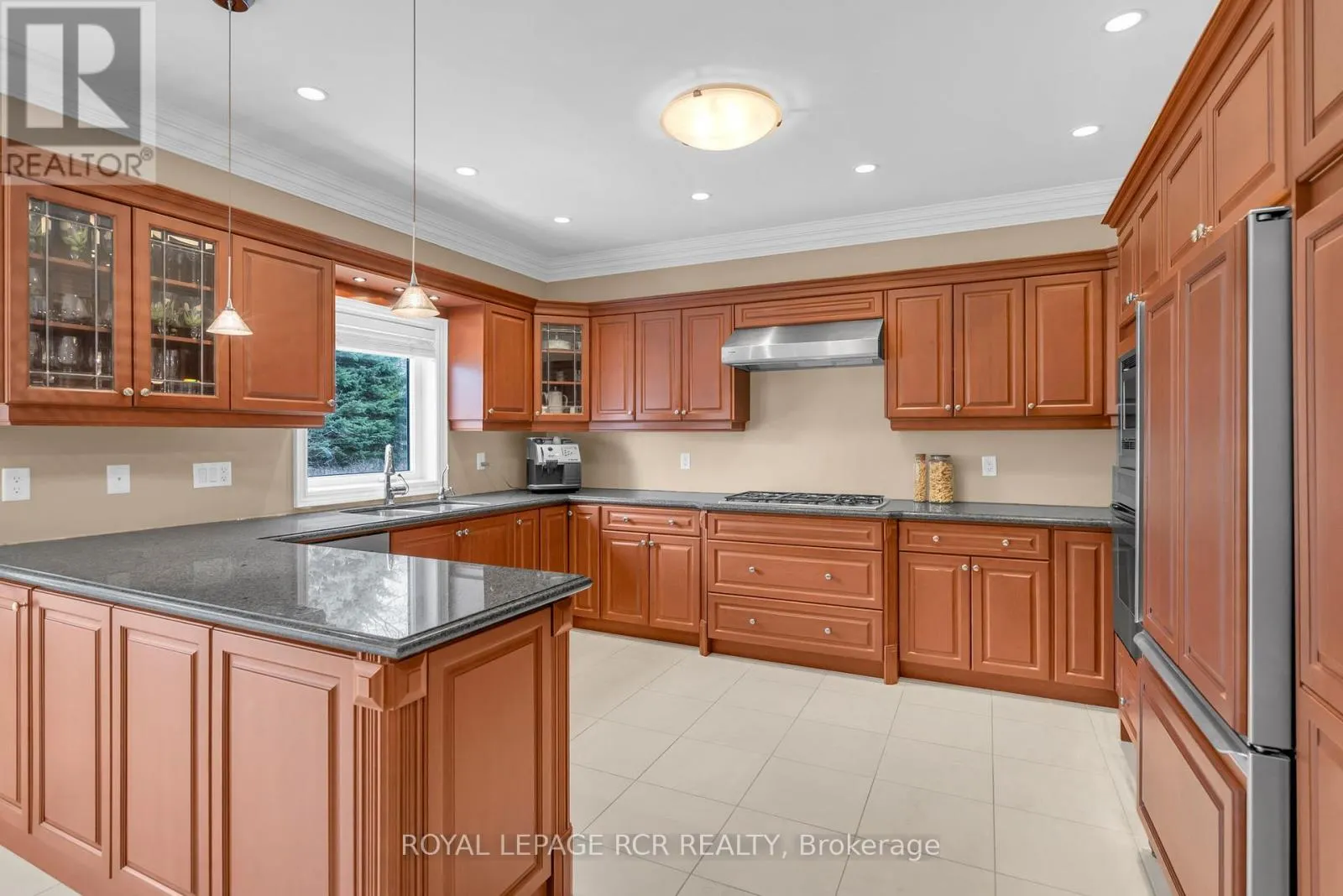 70 ENGLISH DAISY COURT