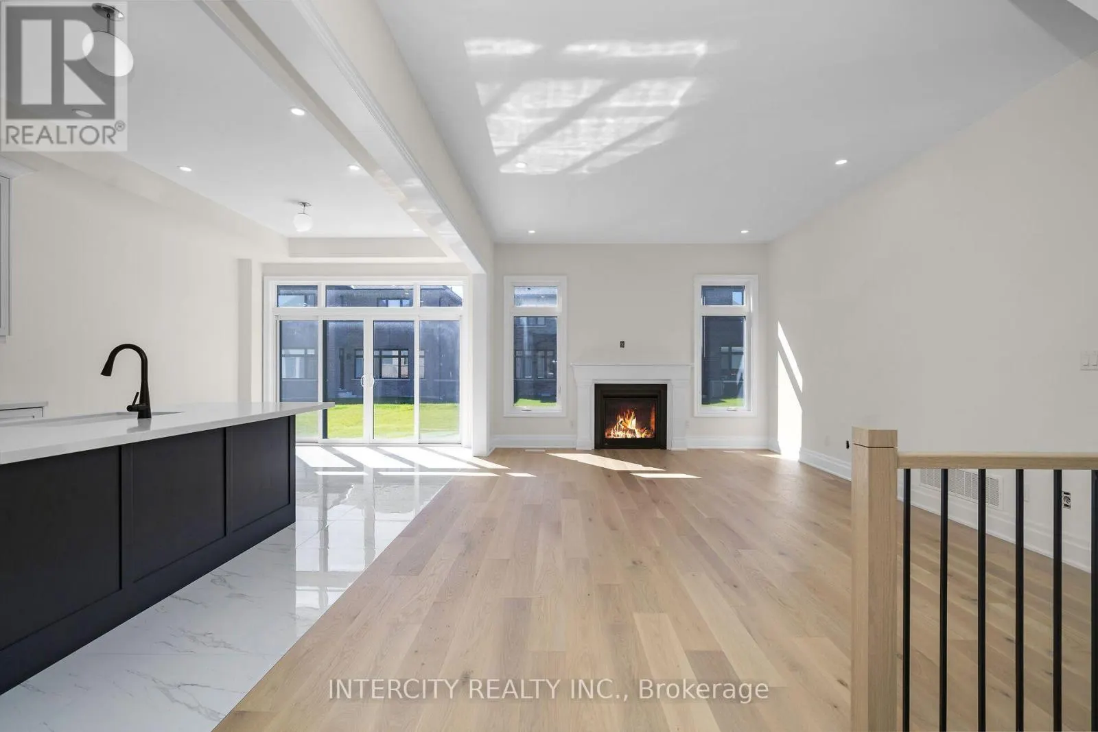 33 GIANVITO CRESCENT