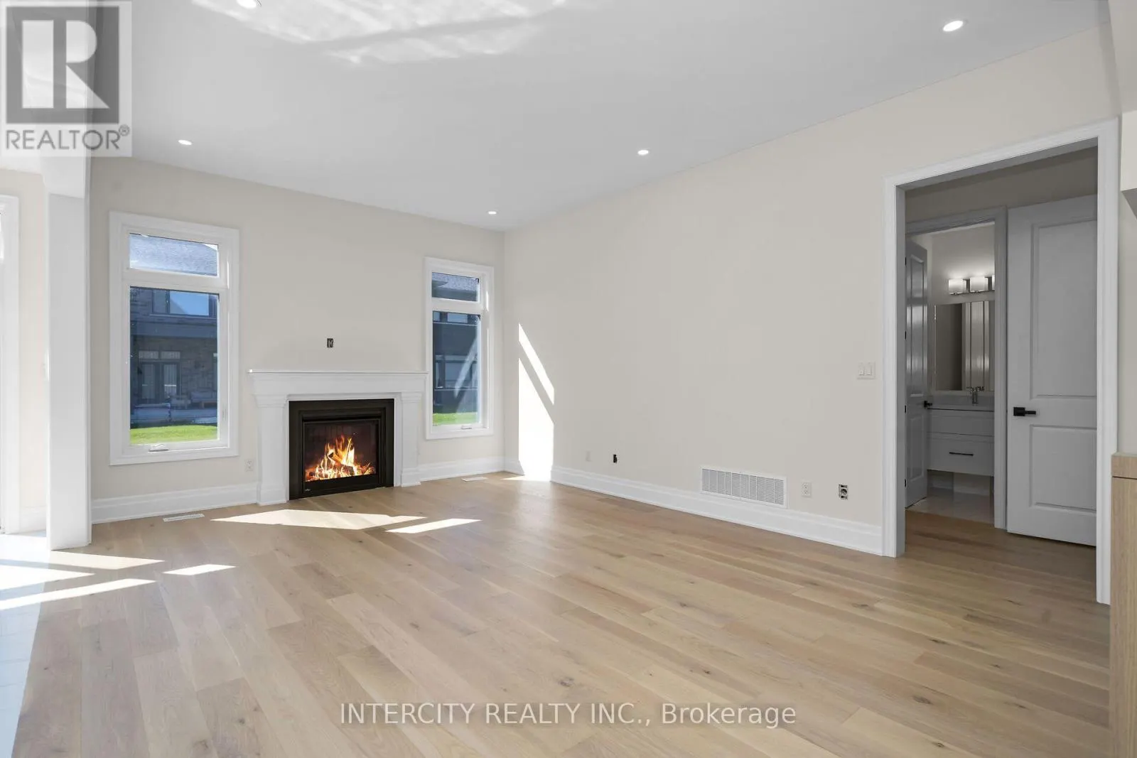 33 GIANVITO CRESCENT