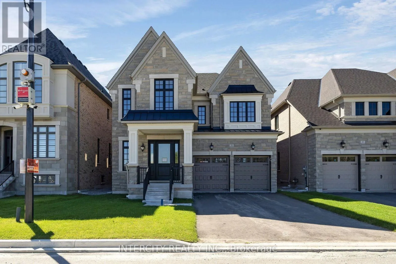 33 GIANVITO CRESCENT