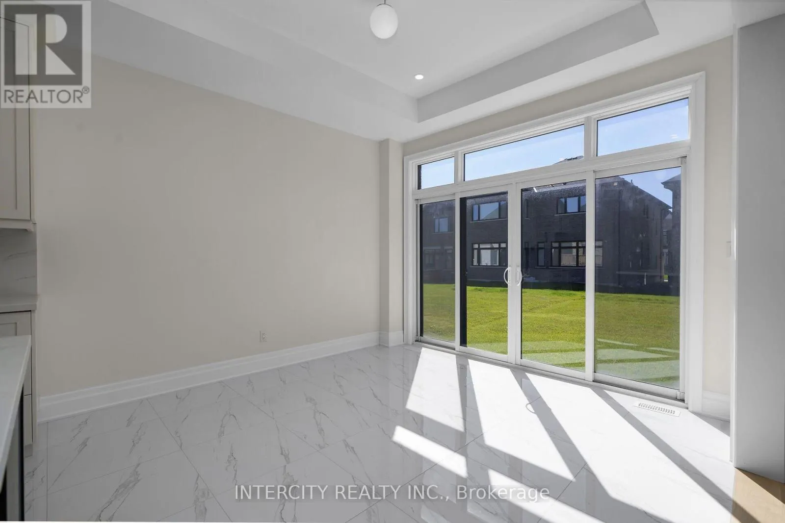 33 GIANVITO CRESCENT