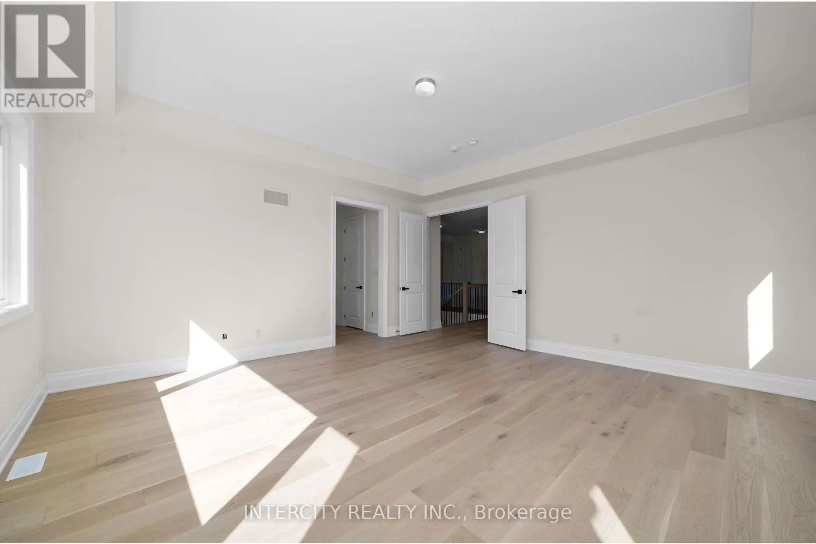 33 GIANVITO CRESCENT
