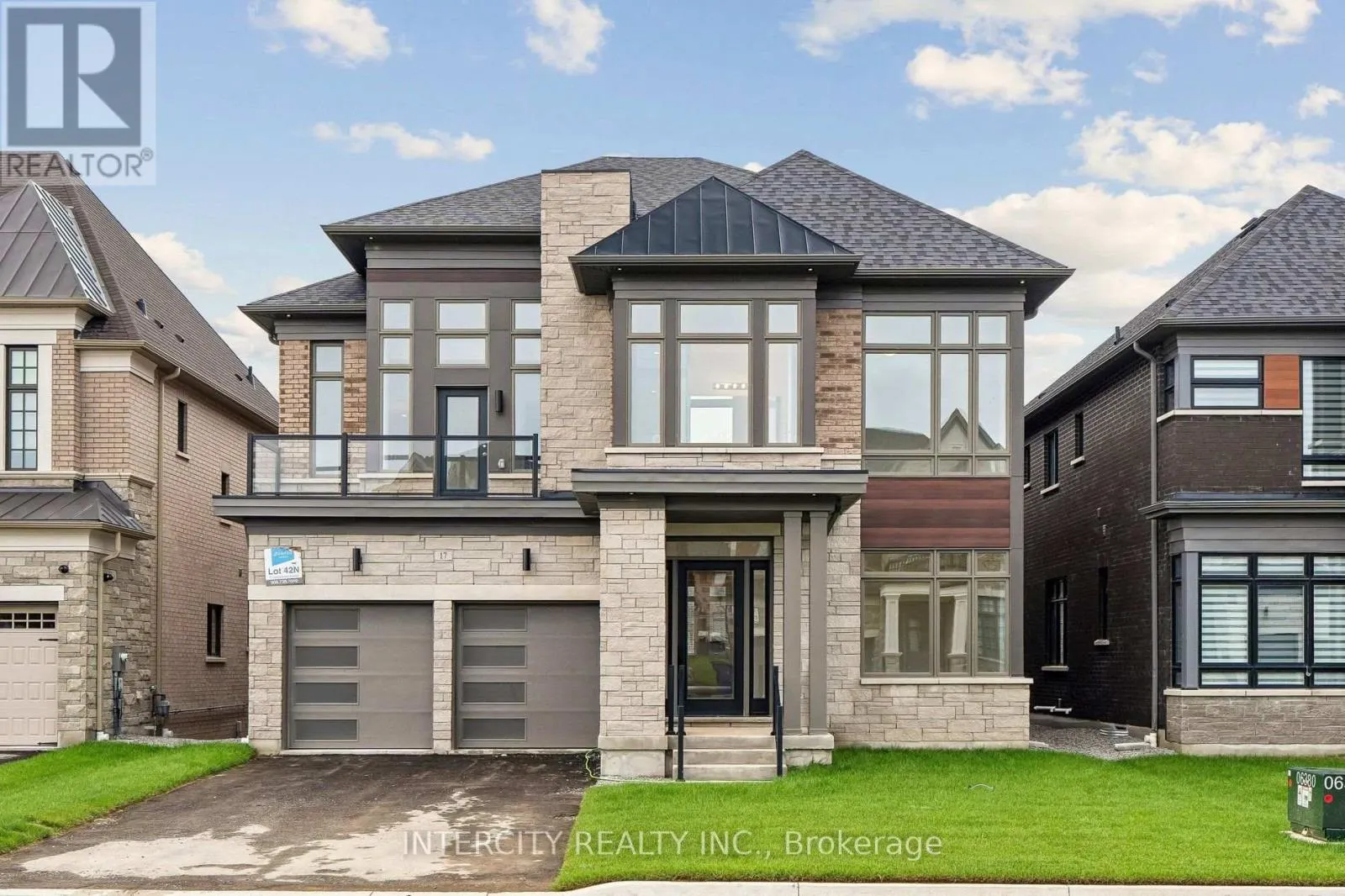 17 GARRIOCK HALL AVENUE