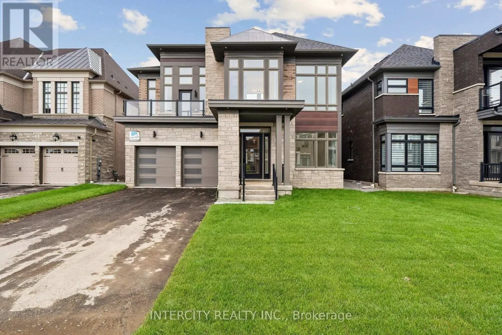17 GARRIOCK HALL AVENUE