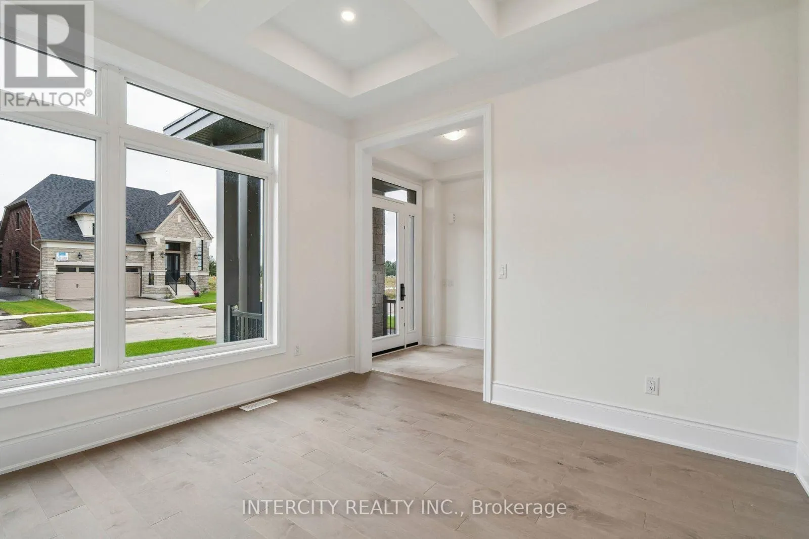 17 GARRIOCK HALL AVENUE