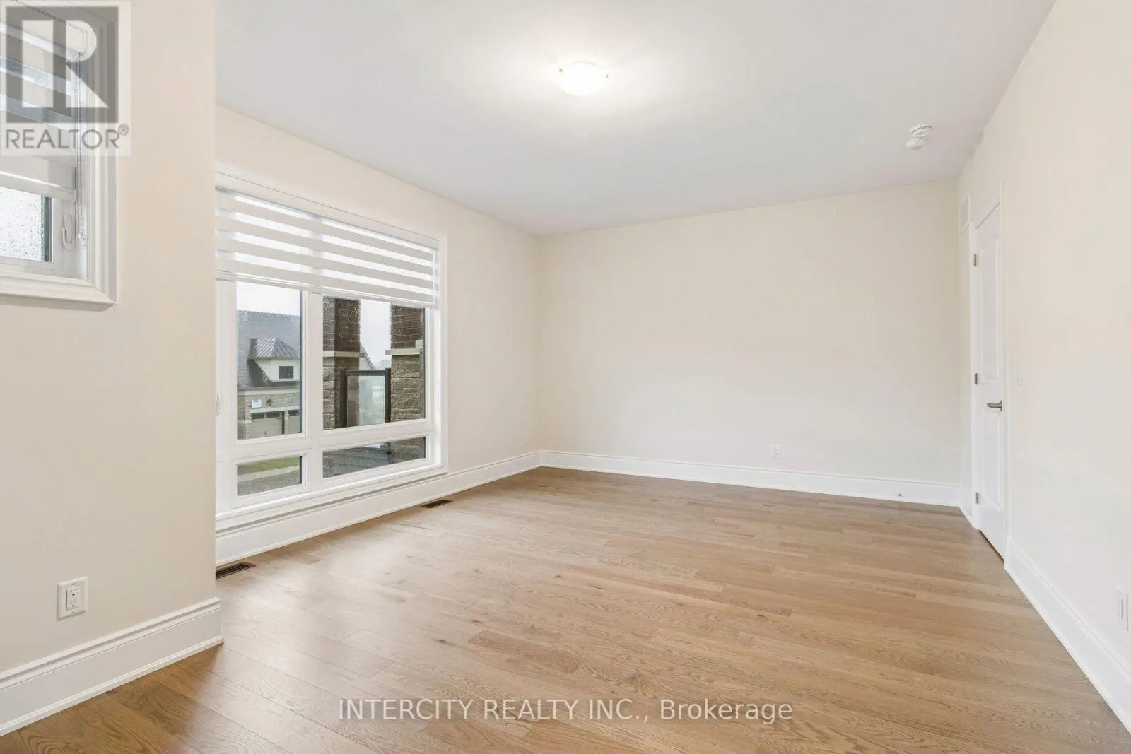 15 GARRIOCK HALL AVENUE