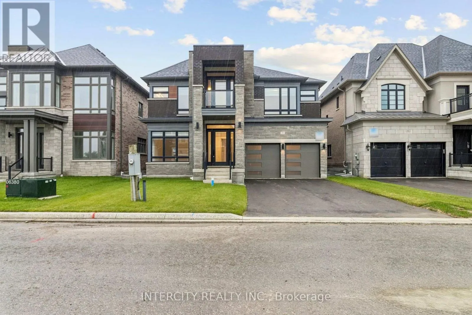 15 GARRIOCK HALL AVENUE